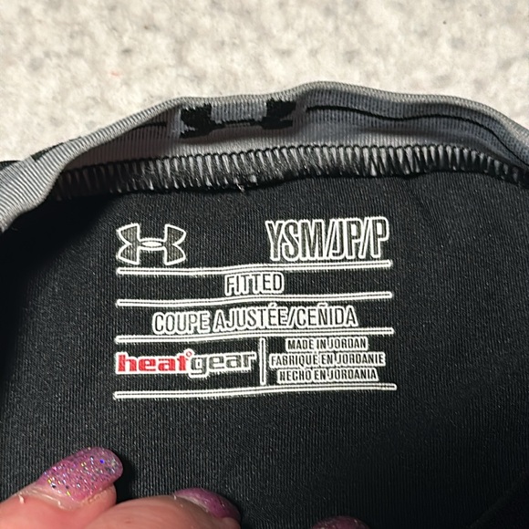 Under Armour UPF 50+ Fitted Heat Gear L/S Shirt, EUC, Size YS - Picture 2 of 10